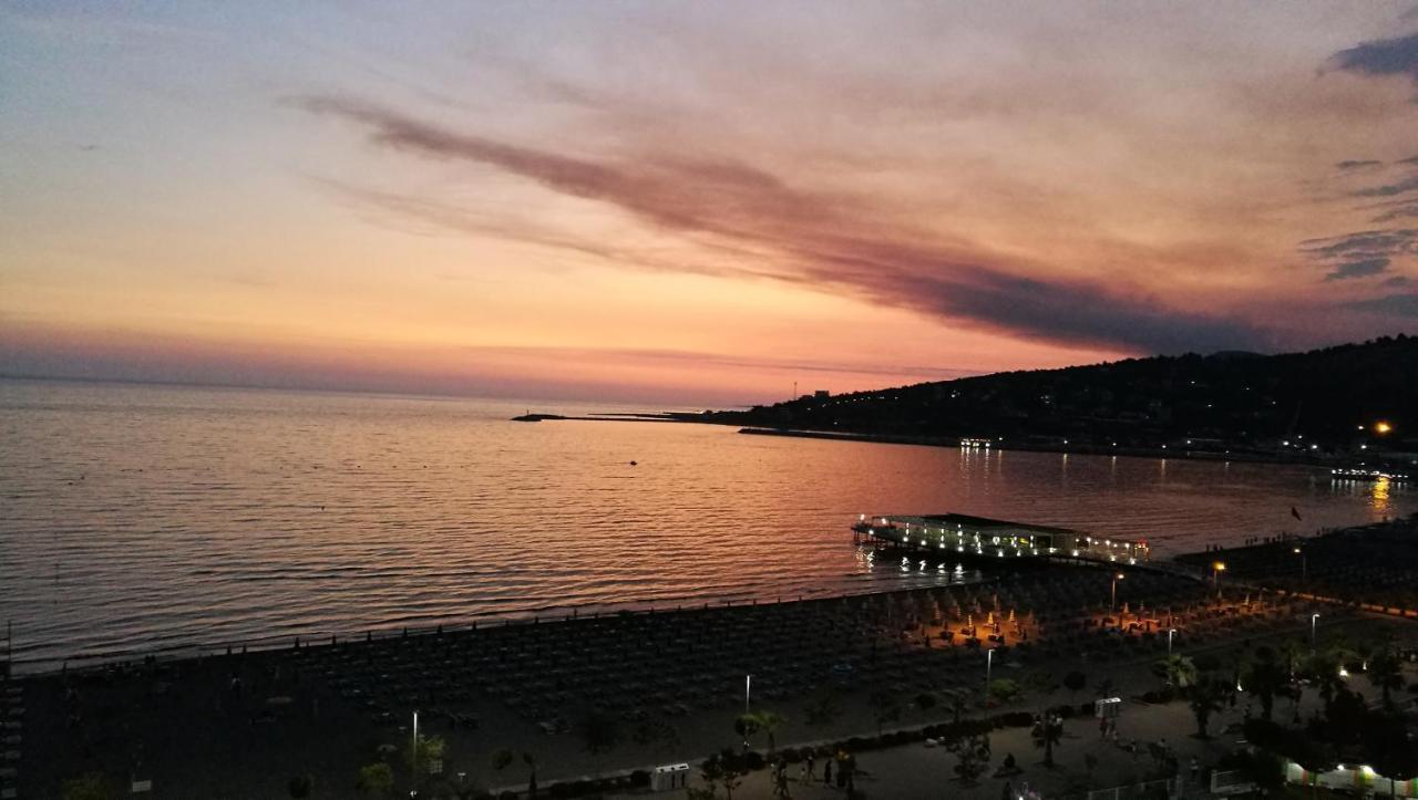 Nada Seaview Apartment Shëngjin Buitenkant foto