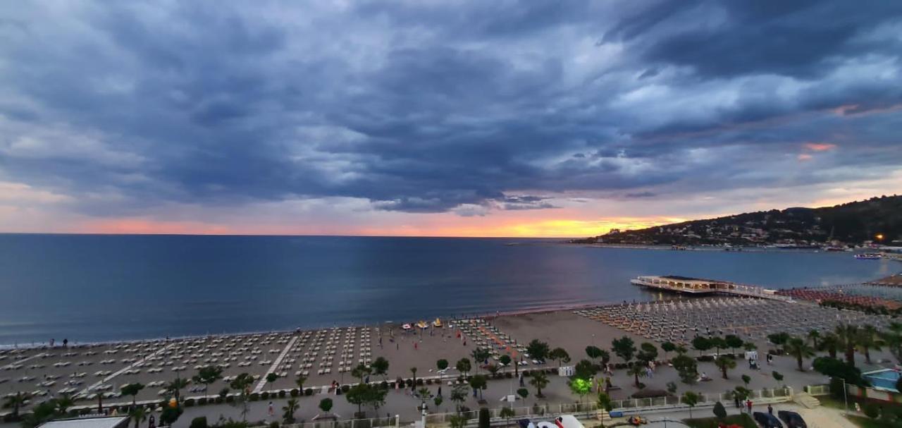 Nada Seaview Apartment Shëngjin Buitenkant foto